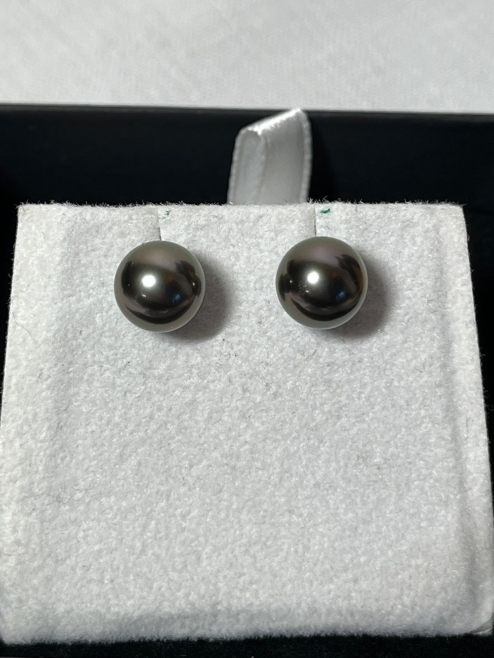 Elegant Black Tahitian Faux Pearl Stud Earrings 
925 SS posts. Classic